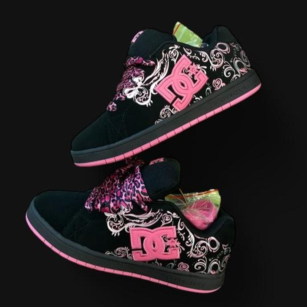 Dc shoes pixie graphic